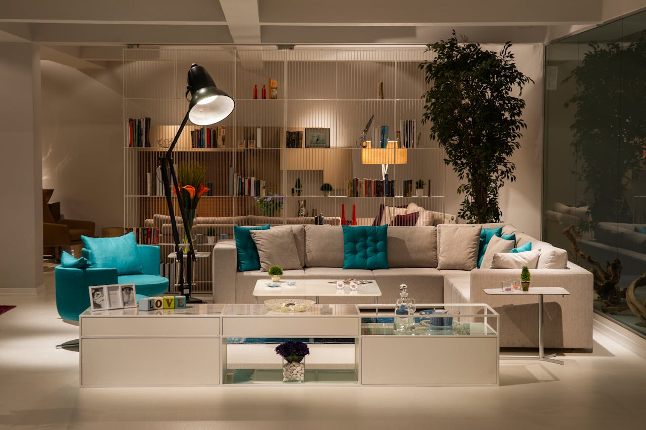 about-02 Spacious living room interior with contemporary furniture and elegant decor.